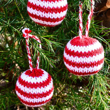 Striped Christmas Bauble Knitting Pattern - Christmas Knitting Pattern