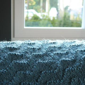 Waves Blanket