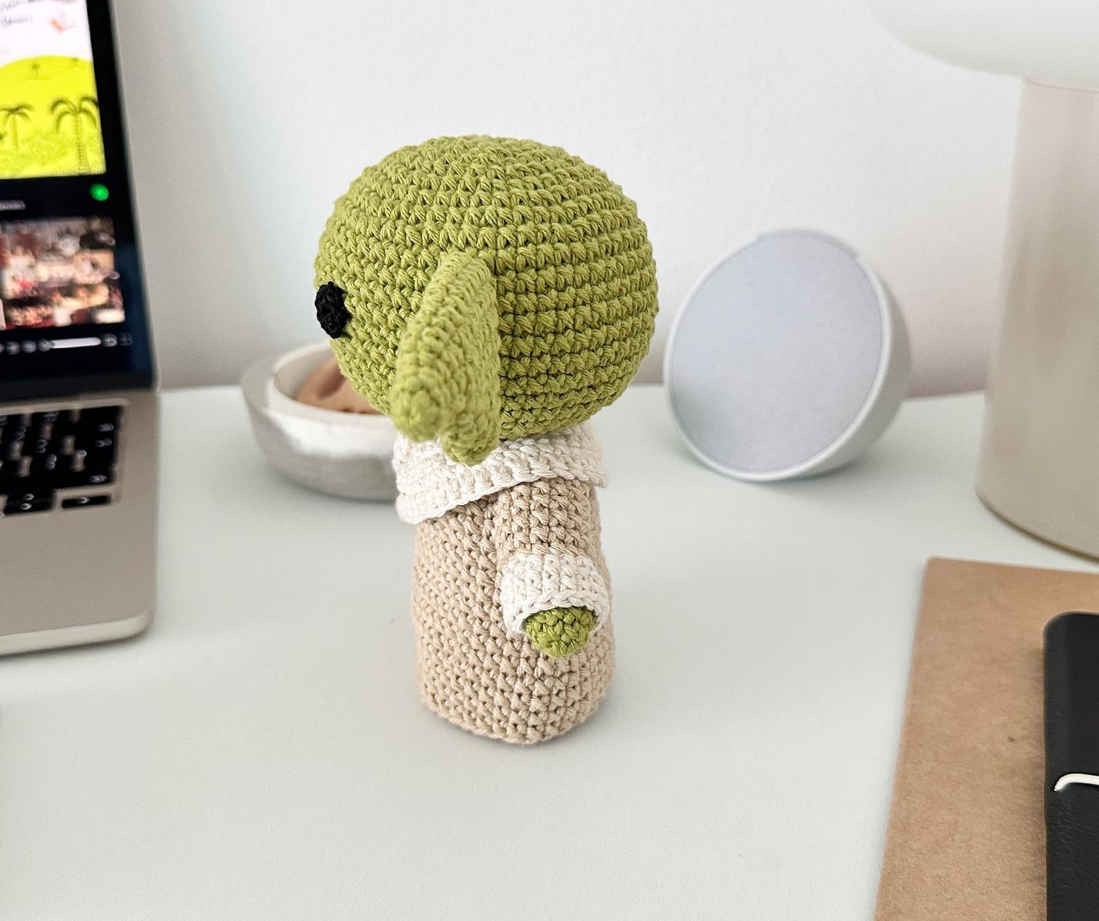 Baby Yoda crochet pattern