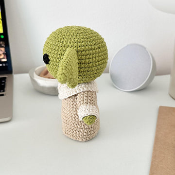 Baby Yoda crochet pattern