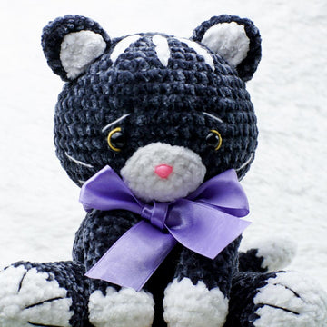 Fluffy cat amigurumi crochet doll pattern