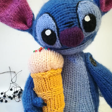 Toy knitting patterns - Knit an adorable blue toy based on Lilu and Stitch