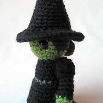 Witch and Wizard Mini Amigurumi
