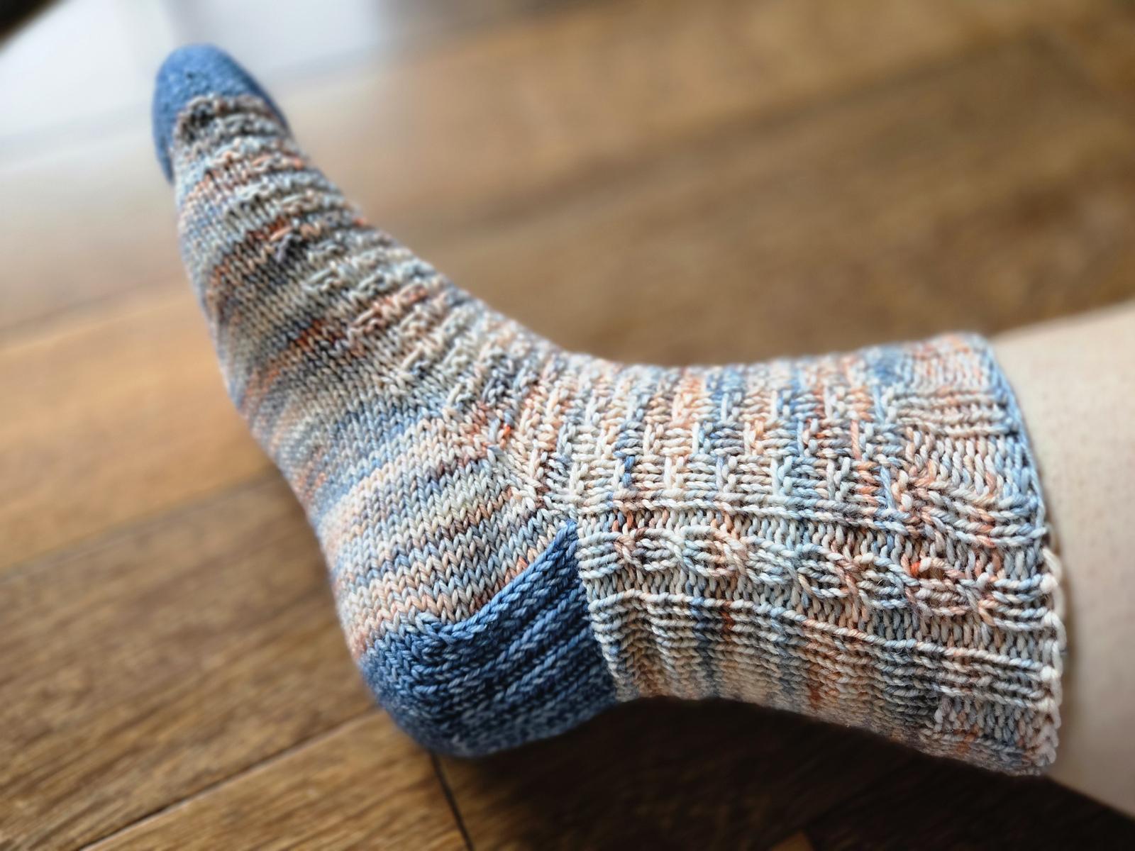 Canoodling Socks