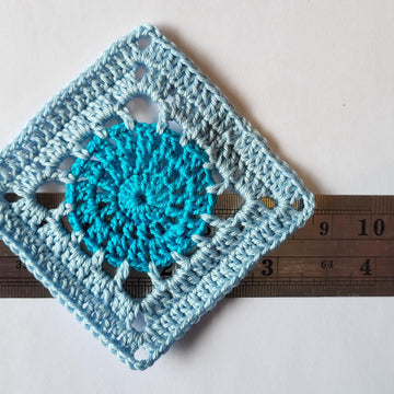 Granny square with round
