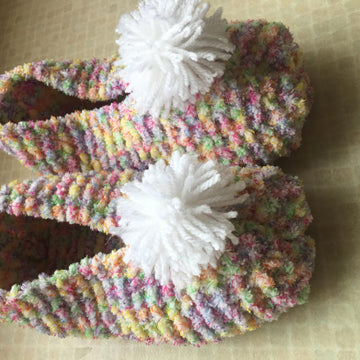 POMPOM SLIPPER SOCKS CHENILLE GARTER STITCH BEGINNER KNITTING PATTERN