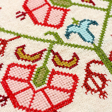 Avlea Folk Embroidery Grecian Urn 1 - Downloadable PDF