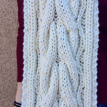 Chunky Cable Knit Fringed Scarf