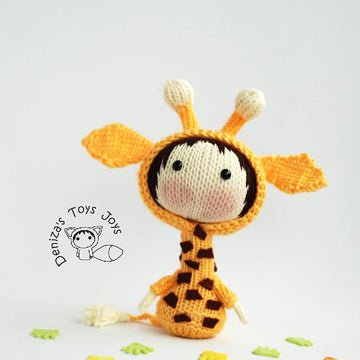 Small Giraffe Doll. Tanoshi series toy.