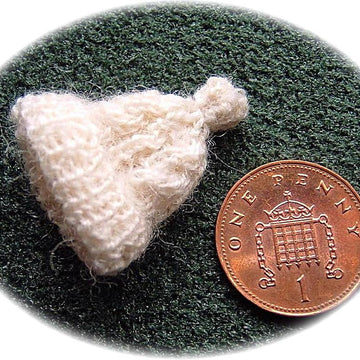 1:12th scale Aran hat and scarf