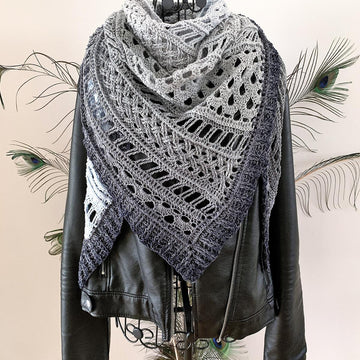 Triangular Scarf "Endeis"