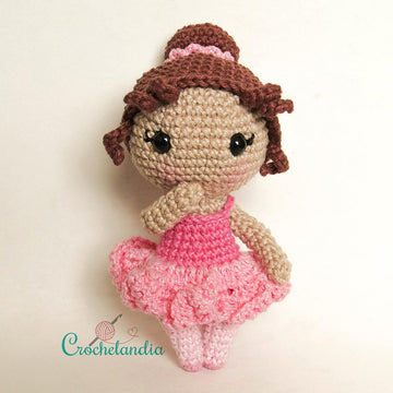 Aninha, the little ballerina - amigurumi pattern by Crochelandia