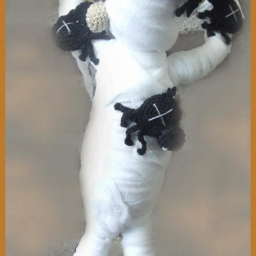 Mummy Manu amigurumi doll halloween