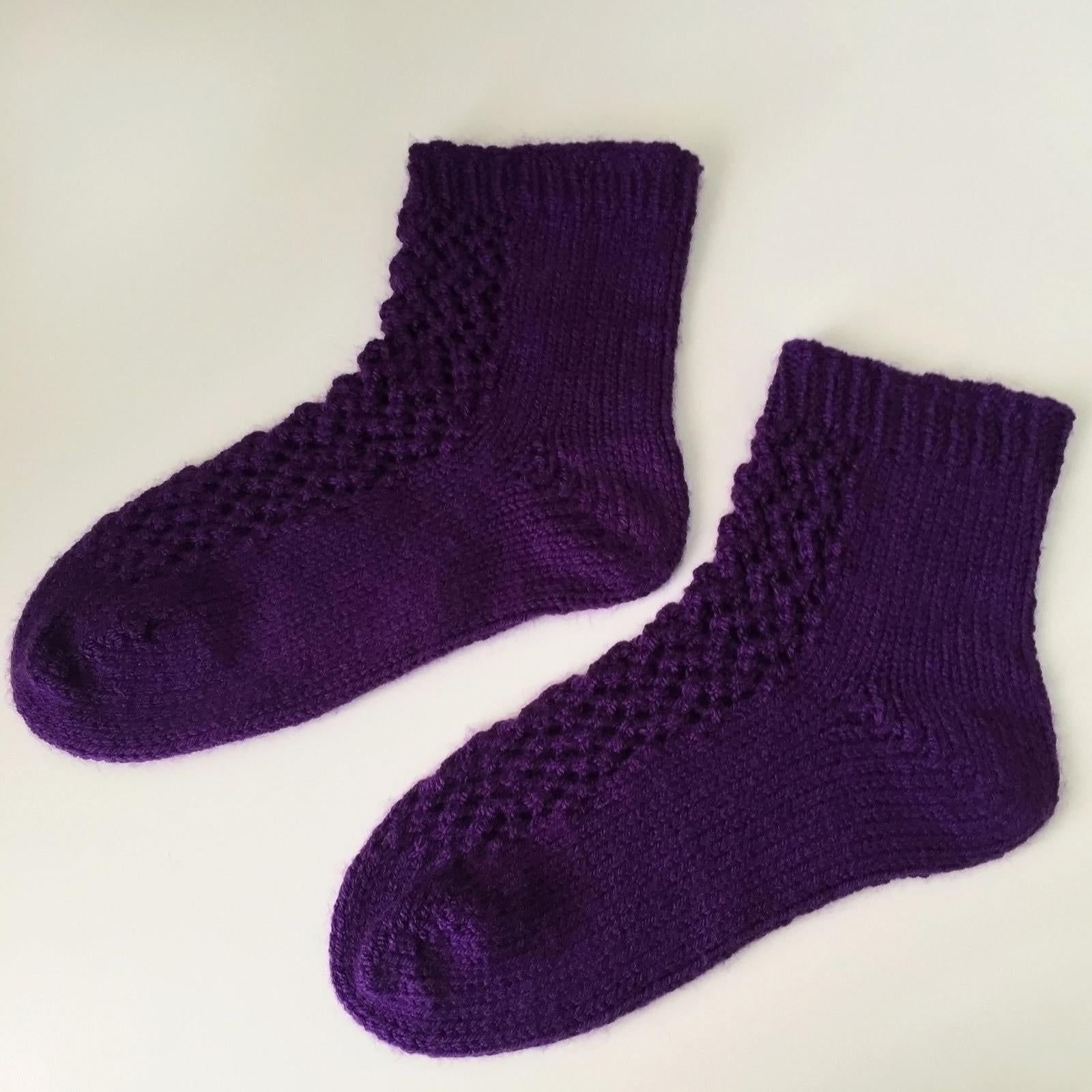 Chevron lace wave socks
