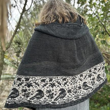 Corby Weemin I DK hooded cape