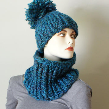 Chunky Knit Pom-Pom Hat and Cowl Set (Hat026)