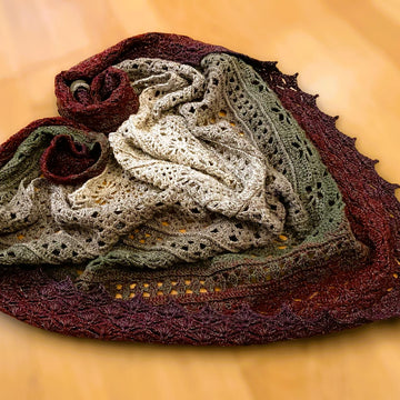 Flat Triangular Scarf "Graia"