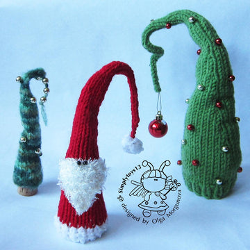 Three santa and a large Christmas tree