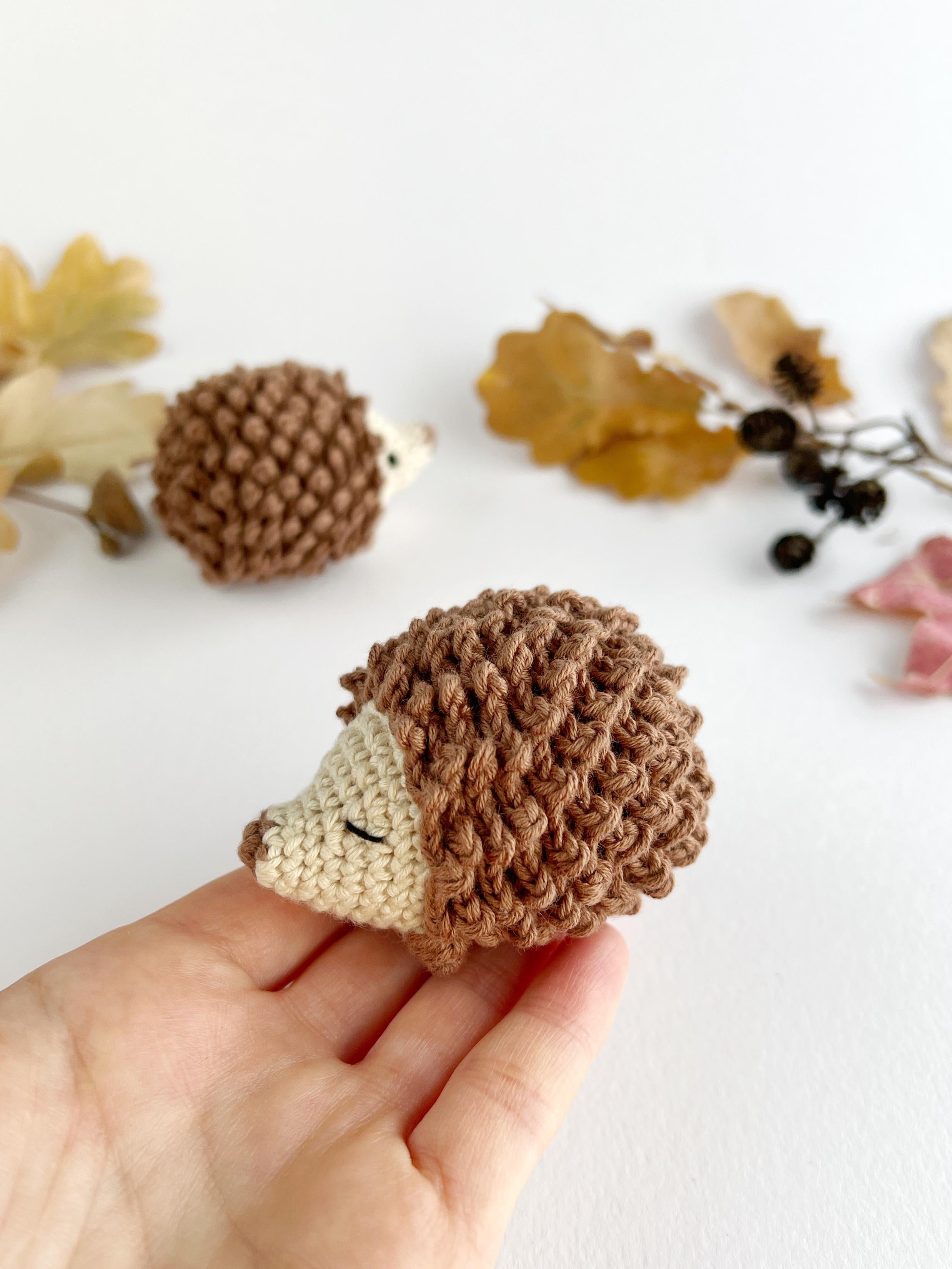 Hedgehog no sew crochet pattern, Amigurumi hedgehog keychain, Mini crochet animal
