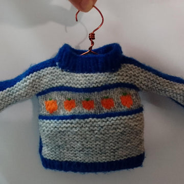Carrot Sweater (small for Amigurumi )