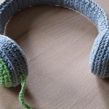 Ear phones