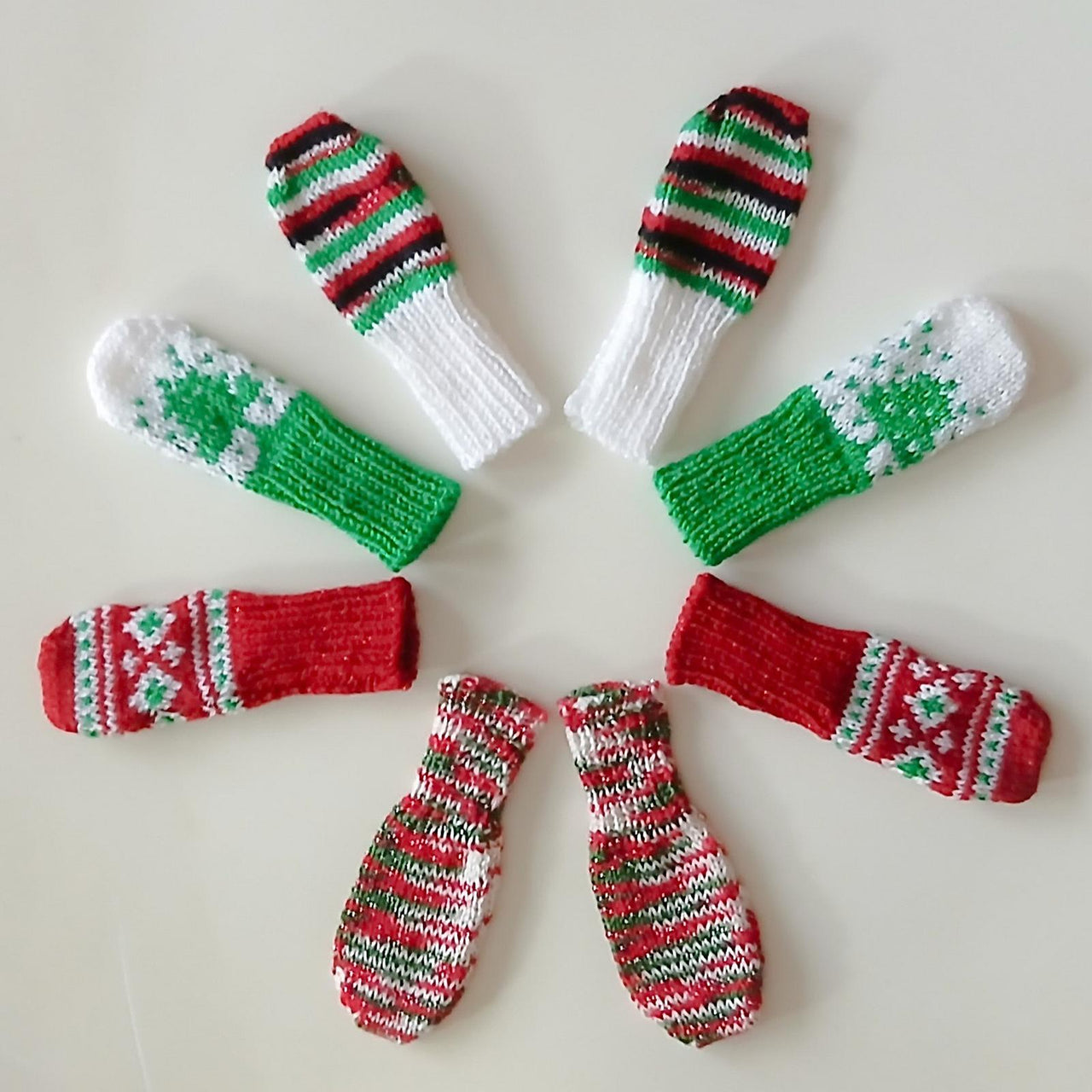 Christmas Colours Mittens
