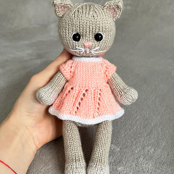 Mia - the kitten