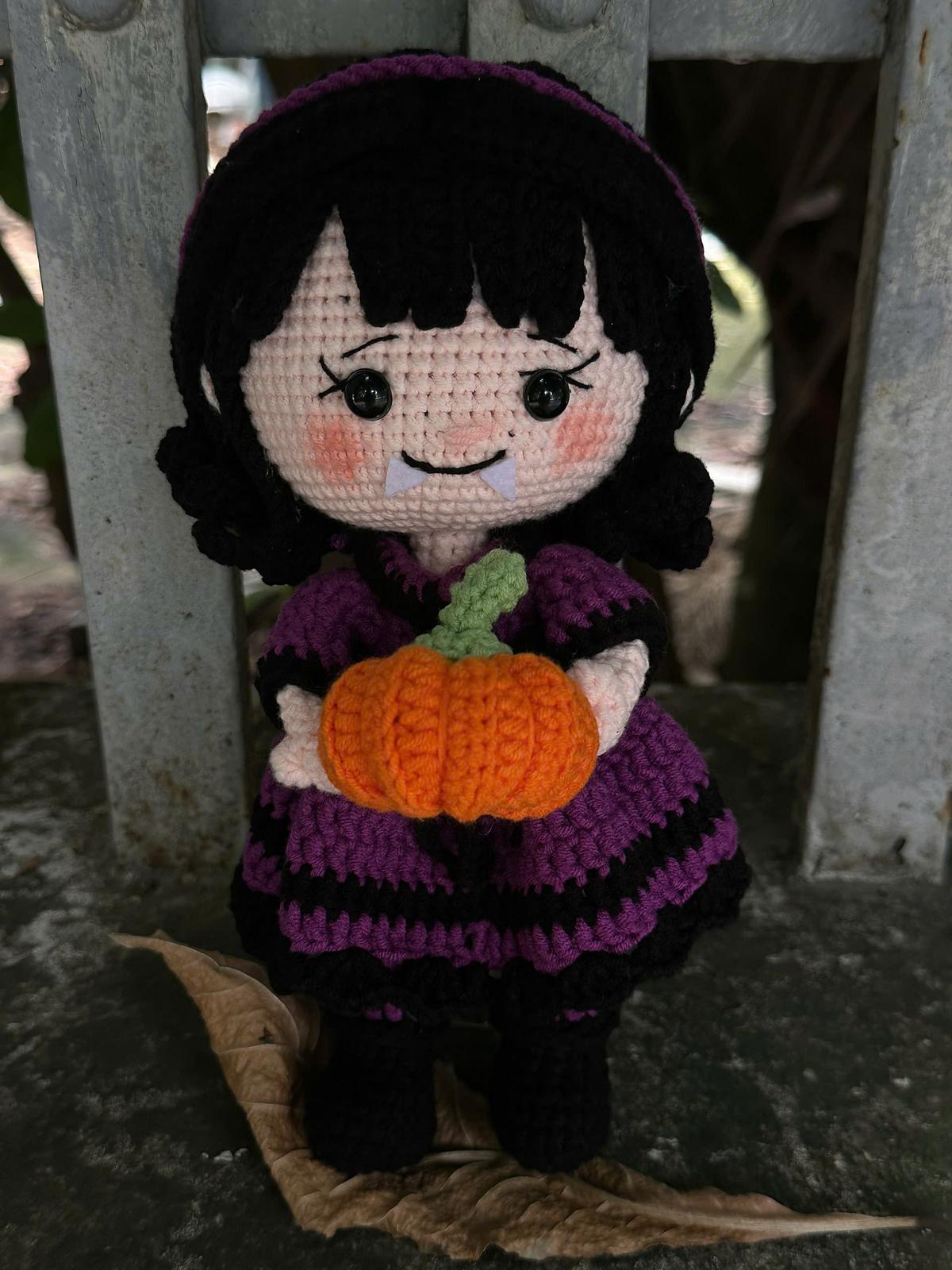 Vicki the Halloween Vampire Girl