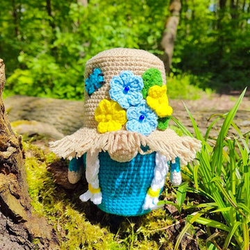 Gnome (girl) in a straw hat