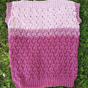 Strawberry knit lace t-shirt