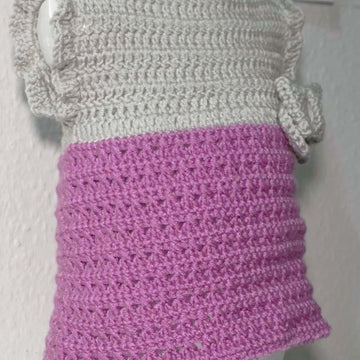 Häkelanleitung für ein bezauberndes Babykleid