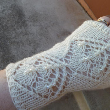 Frosted Winterberry Fingerless Gloves