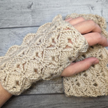 Spring Shells Fingerless Gloves
