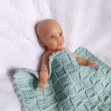 Textured Doll Blanket for 9 Inch Dolls