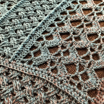 Triangular Scarf "Metis"
