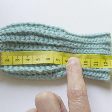 Häkelanleitung für Baby Fäustlinge (0-6 Monate)