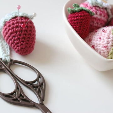 Strawberry Scissor Keeper