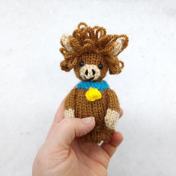 Highland Cow Creme Egg Cosy