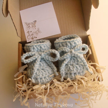 Bear Baby Hat and Booties Outfit