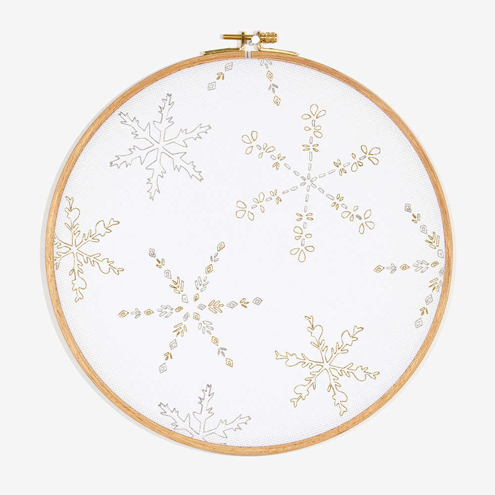 White Christmas in DMC - PAT0594 - Downloadable PDF