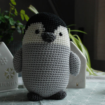 Free baby penguin crochet pattern