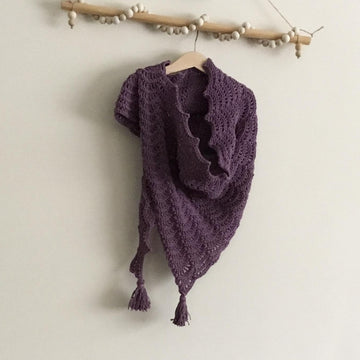 Pretty Waves Triangular Modern Scarf N 613