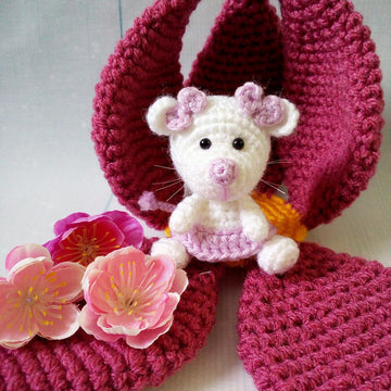 230 Little Mouse with a Flower House