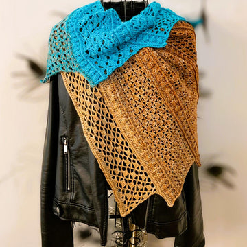 Triangular Scarf "Nesaia"