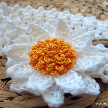 Lovely Crochet Daisy Flower Headband