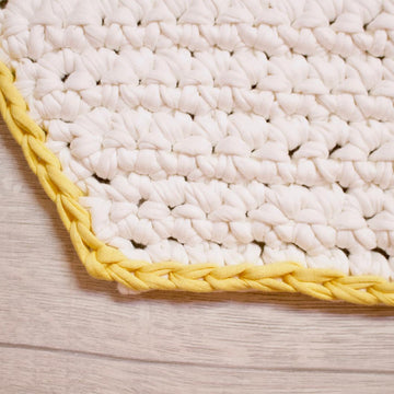Duck Rug with t-shirt yarn