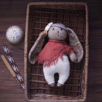 Bunny / rabbit knitting pattern -  Amie