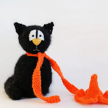 Black Cat in the orange Hat - halloween knitting pattern (knitted round)