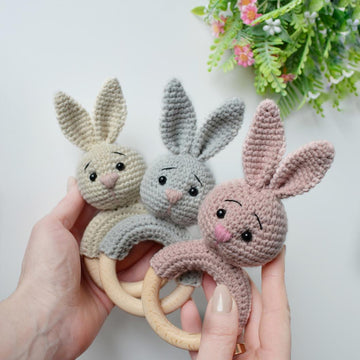 Crocht bunny baby rattle amigurrumi pattern