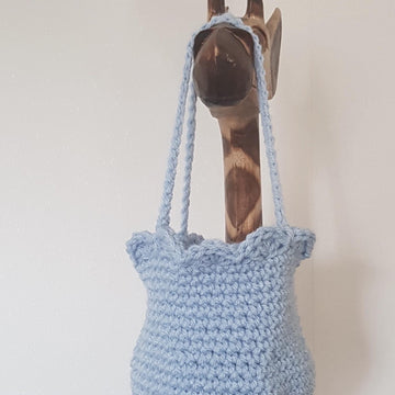 Tulip wrist bag